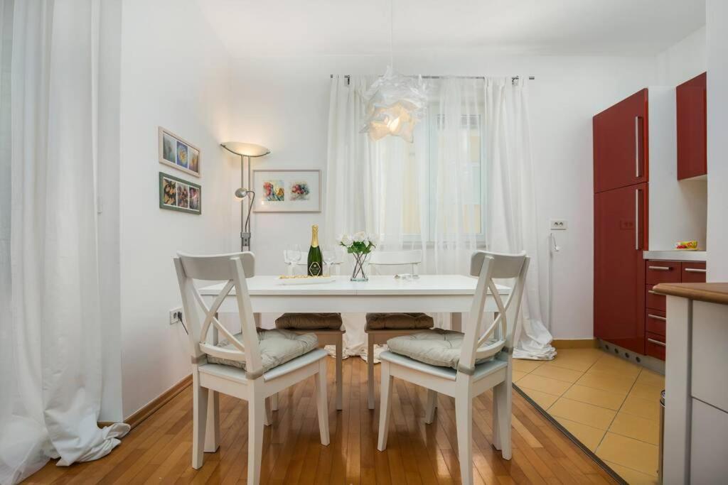 Апартаменти Duplex + Garage Ровінь Екстер'єр фото