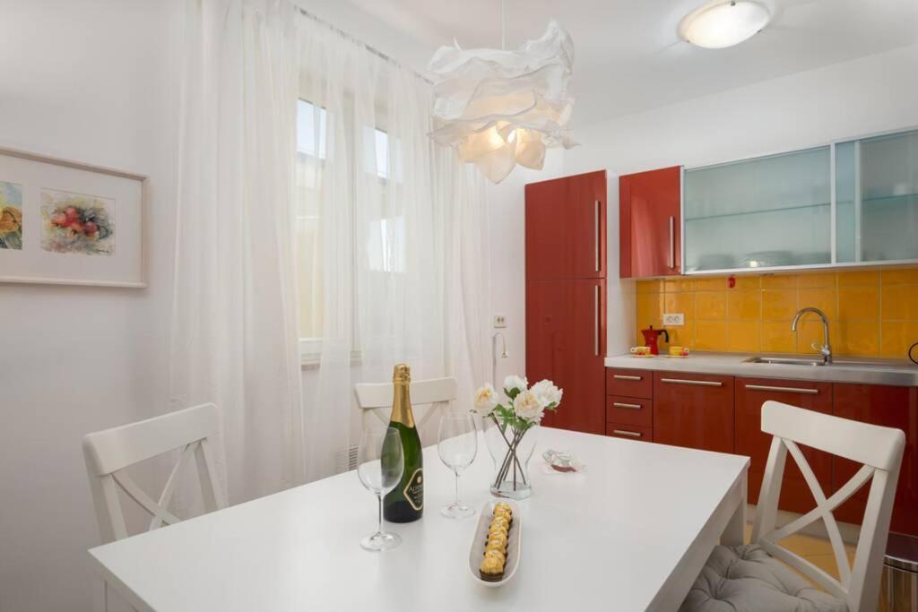 Апартаменти Duplex + Garage Ровінь Екстер'єр фото
