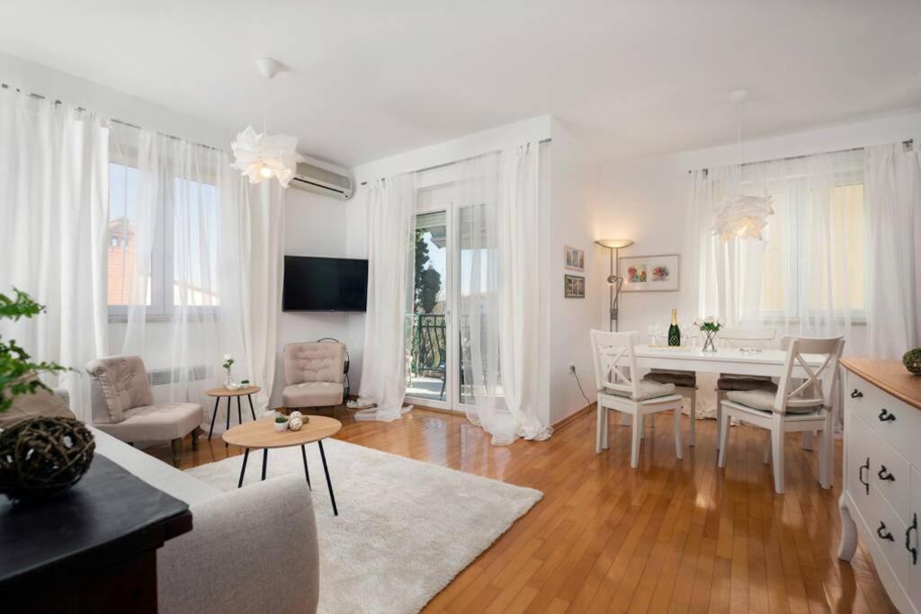 Апартаменти Duplex + Garage Ровінь Екстер'єр фото