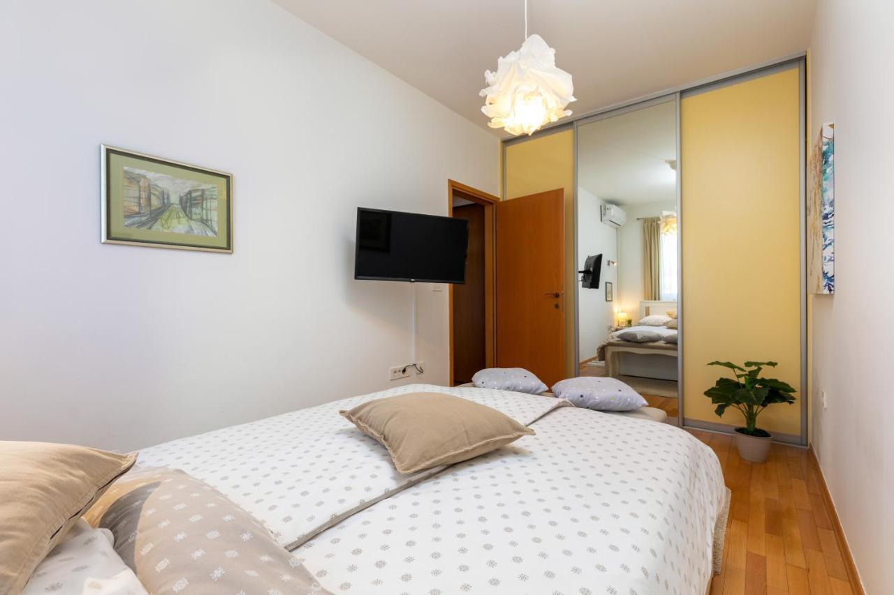 Апартаменти Duplex + Garage Ровінь Екстер'єр фото