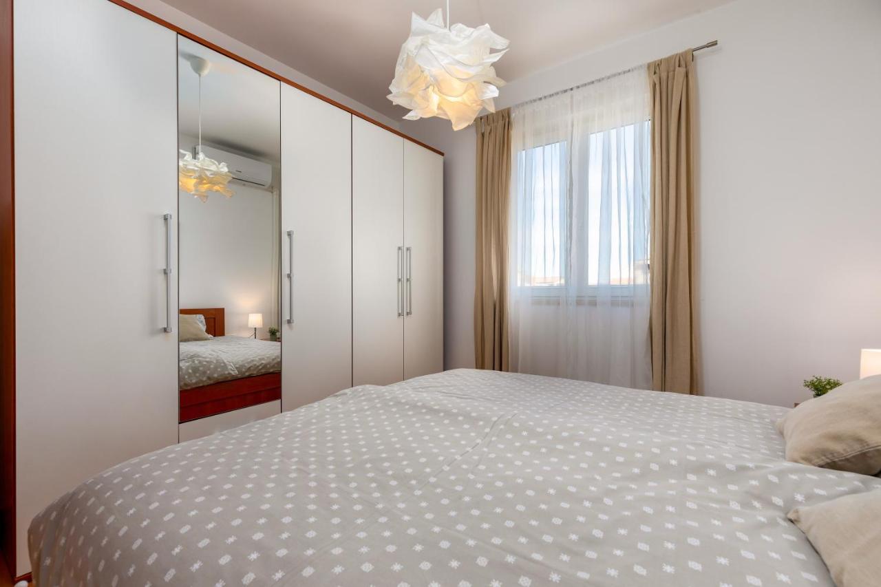 Апартаменти Duplex + Garage Ровінь Екстер'єр фото